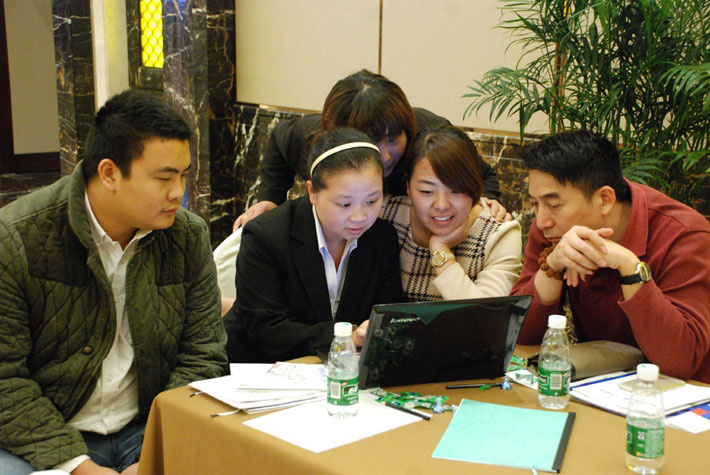 高瞻遠矚，移攬?zhí)煜? 2014年百度移動推廣峰會會議報道